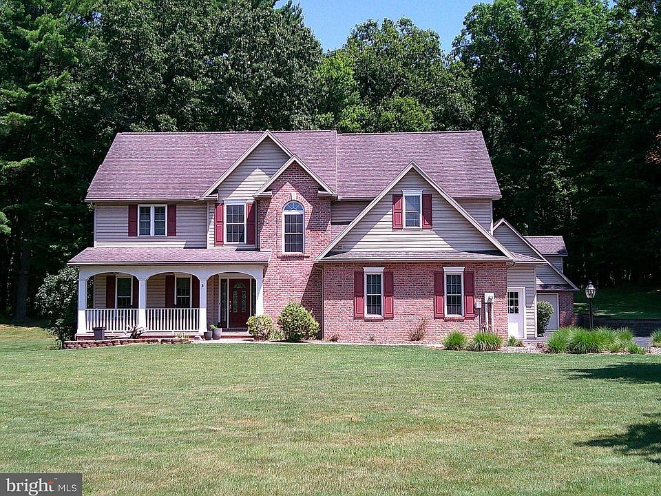 1st image of 279 Montauk Cir