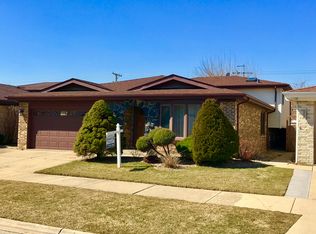 6966 N Dowagiac Ave, Chicago, IL