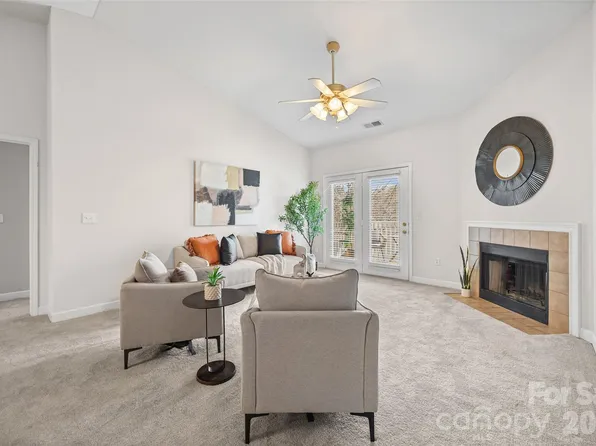 16458 Redstone Mountain Ln, Charlotte, NC 28277