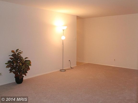 4th image of 11409 Commonwealth Dr APT T4