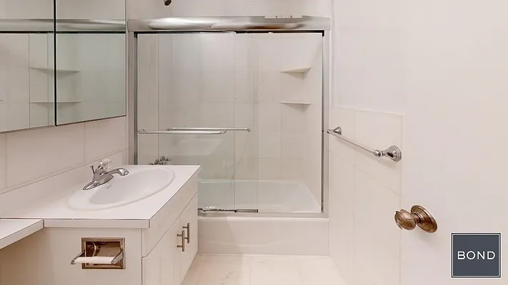 Rented by Bond New York | media 16