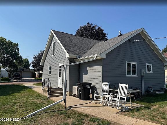 4th image of 130 Juniper St