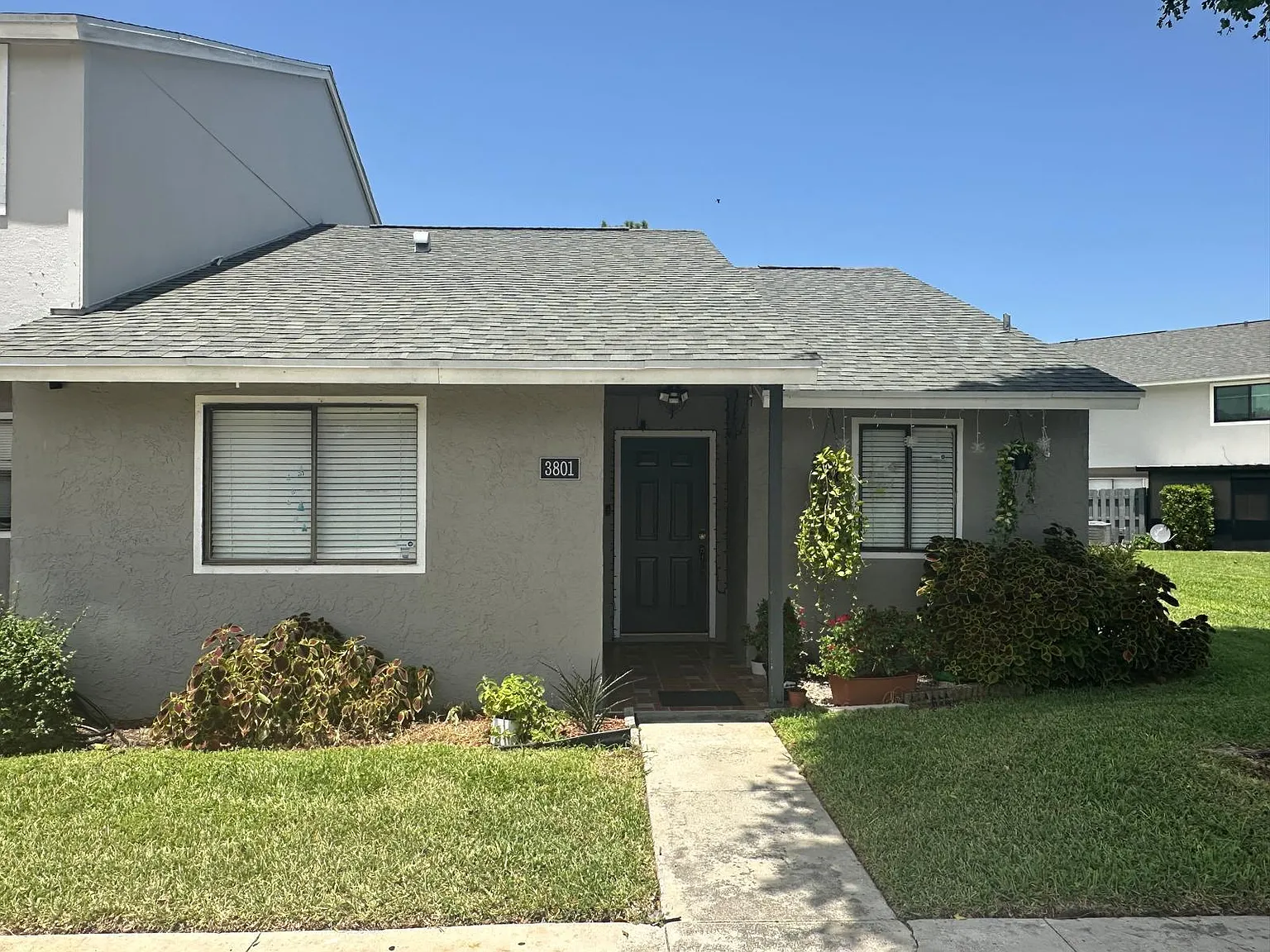 2 bed, 2.0 bath, 992 sqft, $2,000 — Photo 2