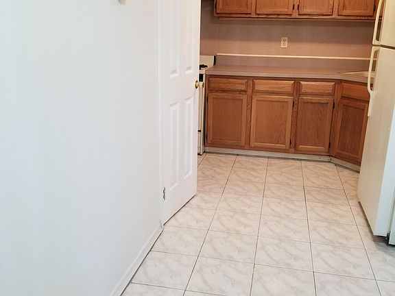 2nd image of 51 Whitman Ave