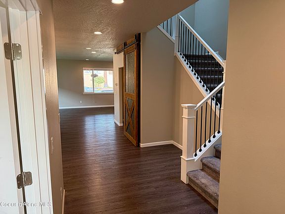 3rd image of 6734 N Madellaine Dr