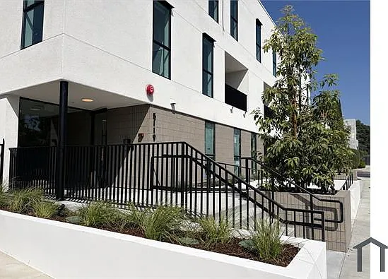 1 bed, 534 sqft, $2,850 — Photo 2