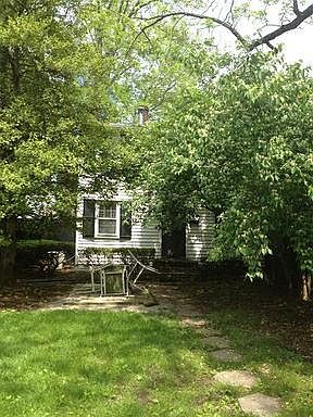 2nd image of 330 1/2 S Mill St
