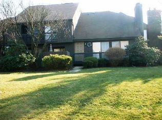 215 Westgate Dr, Edison, NJ 08820