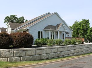 2737 Pine Ridge Dr, Anoka, MN 55303