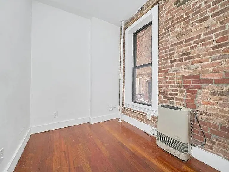 435 E 12th St #1 — Photo 5