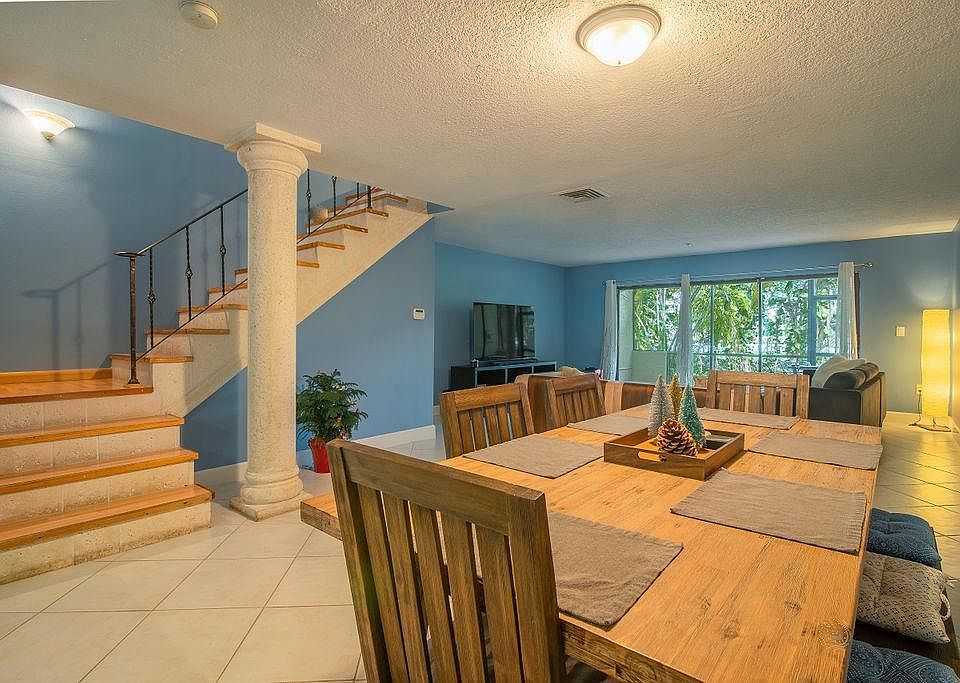 1st image of 4052 Estepona Ave