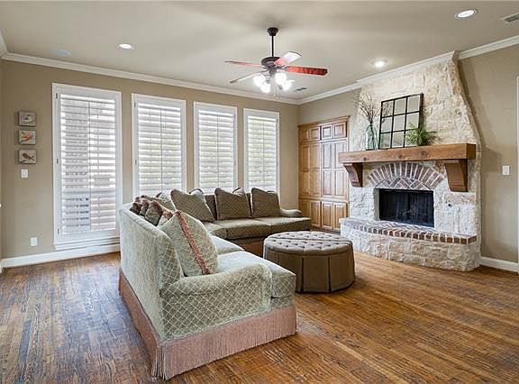 5th image of 801 Stillwater Ct