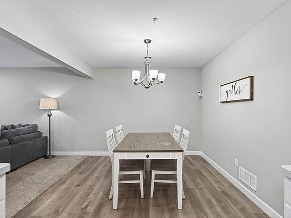 4th image of 25584 3rd St W