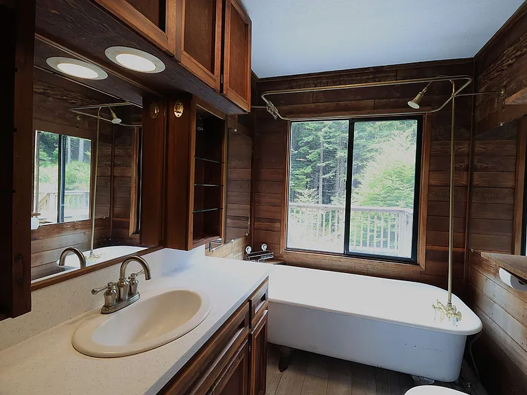 4452 Greenwood Heights Dr — Photo 4
