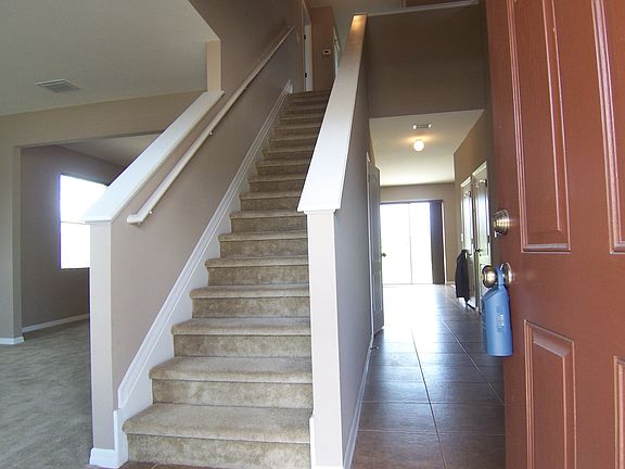 Entry Foyer & Staircase