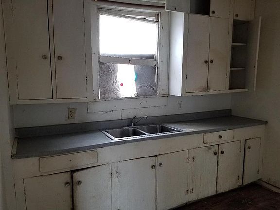 5th image of 5023 Avenue L
