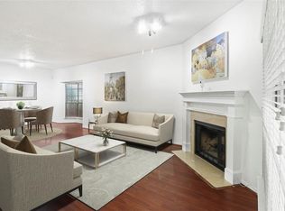 800 Country Place Dr UNIT 104, Houston, TX 77079