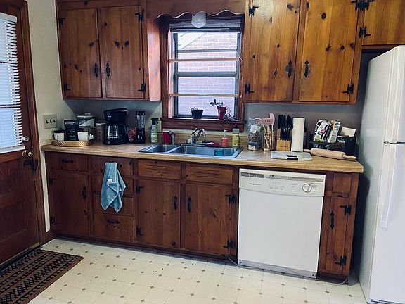 5th image of 2249 Memorial Ave SW