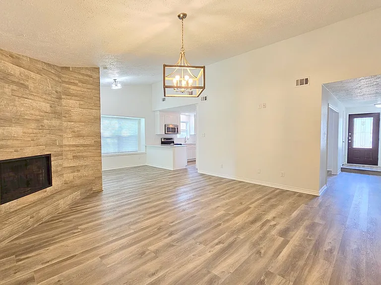 10615 Heatherford Dr — Photo 6