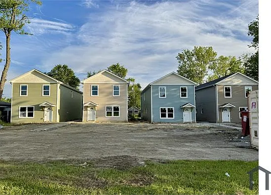 2 bed, 900 sqft, $1,470 — Photo 2