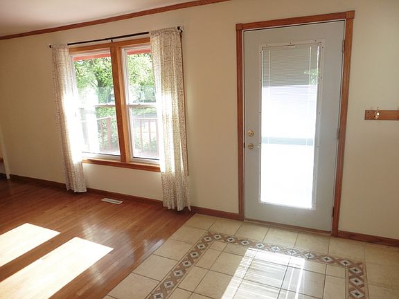 5th image of 116 S Seymour Ave