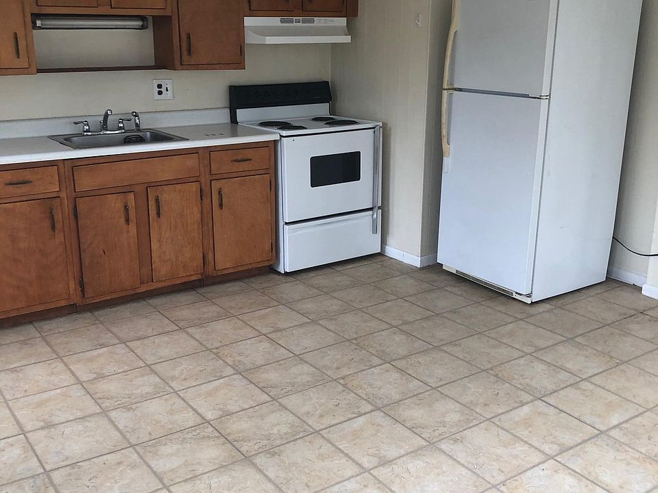 2nd image of 23 Pleasant St APT 5