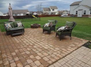 52272 Huntley Ave, New Baltimore, MI 48047