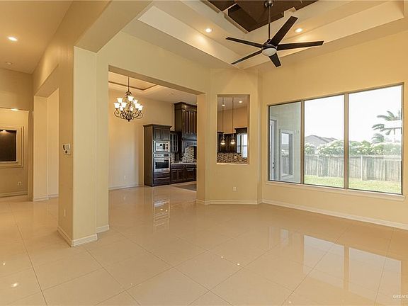 3rd image of 4404 Upas Ave