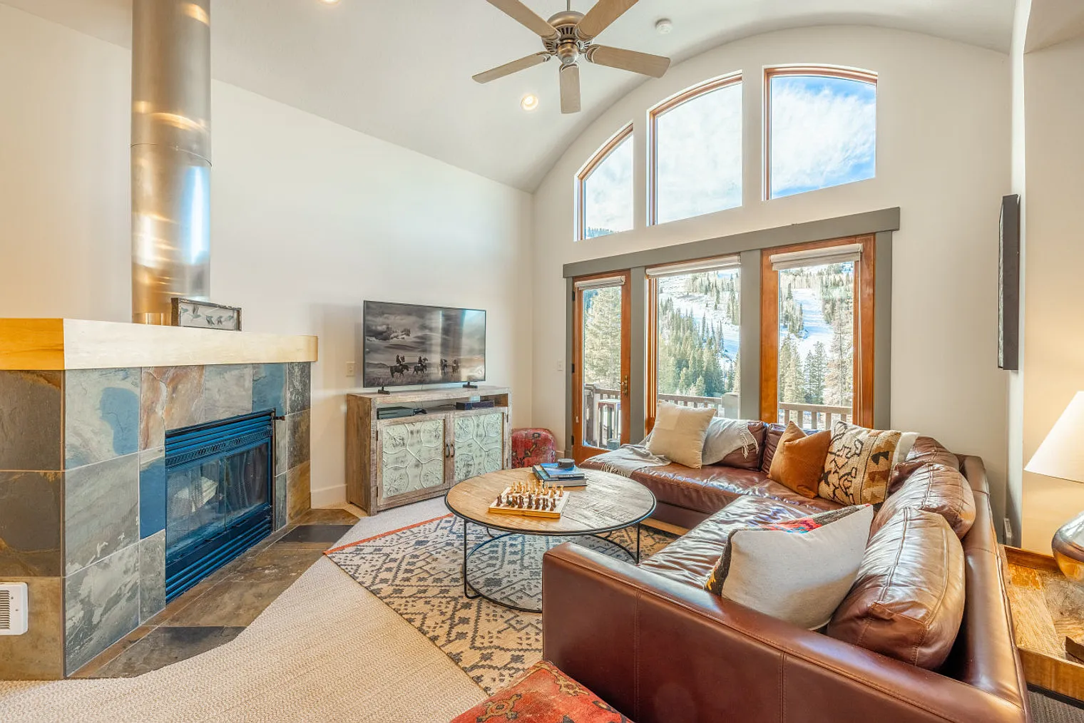 5 bed, 3.0 bath, 2303 sqft, $33,232 — Photo 3