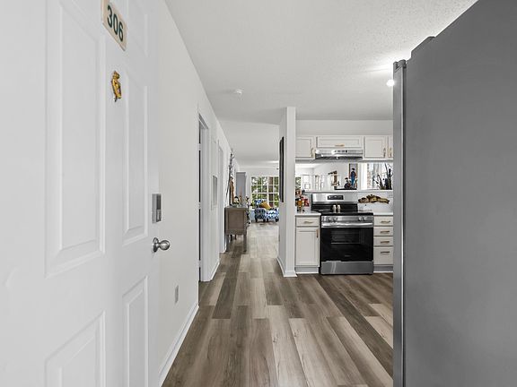 2nd image of 4251 Villas Dr. #306