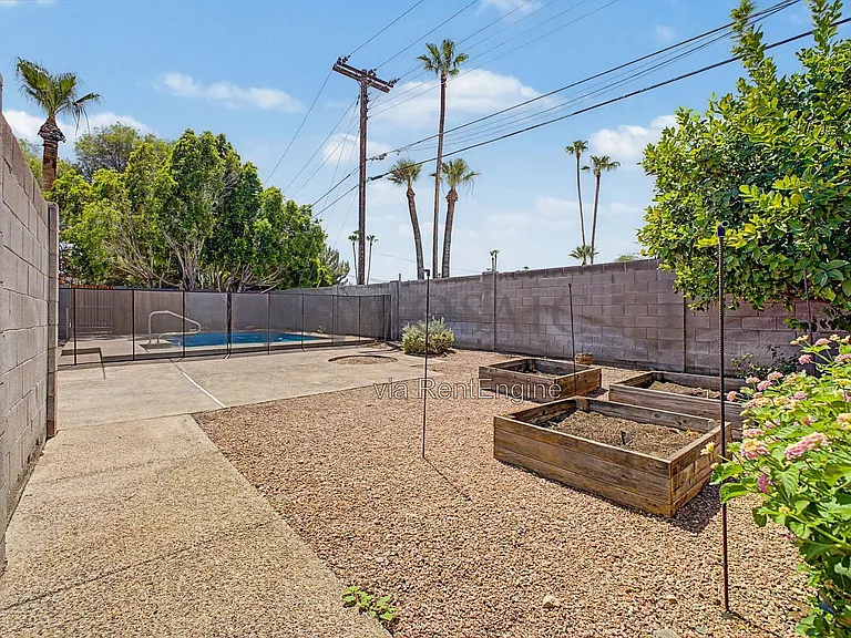 3333 E Medlock Dr — Photo 35