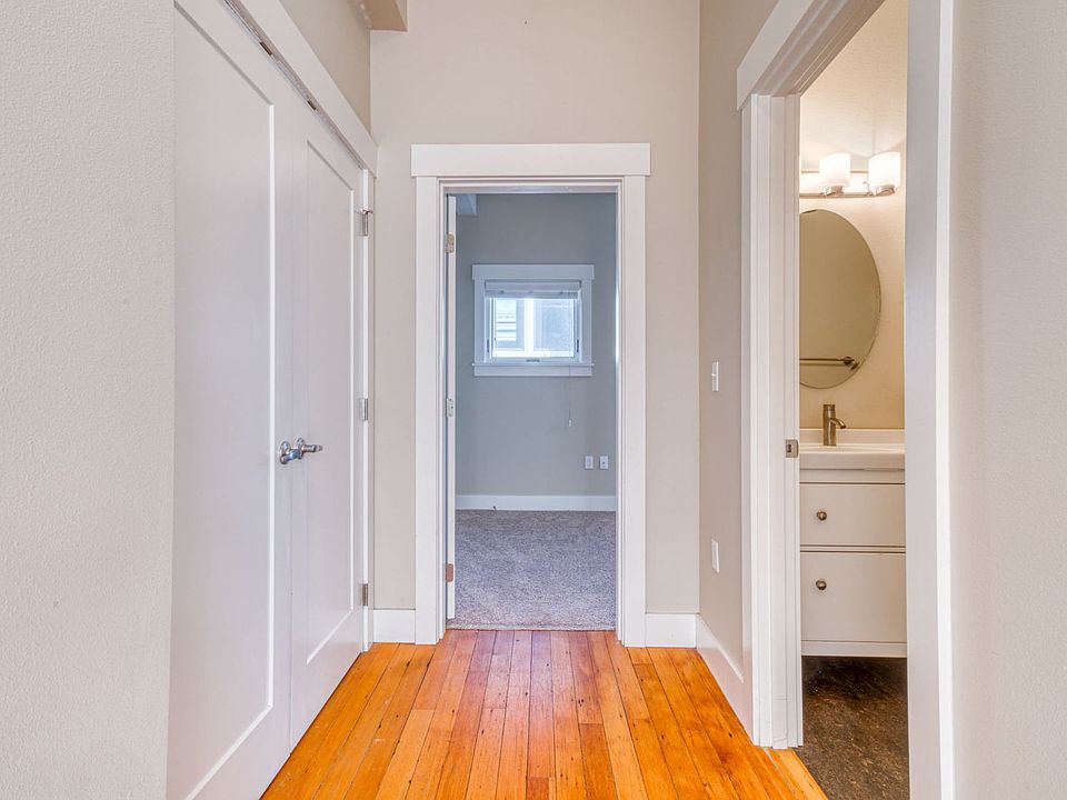 1st image of 2125 NW Flanders St #5