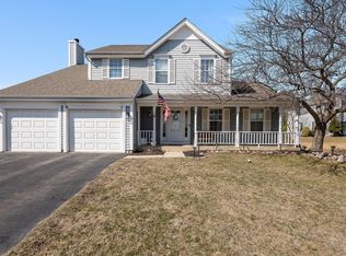 7 Whispering Ct, Streamwood, IL 60107