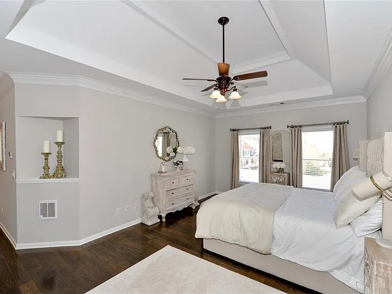310 Windsor Gate Cv — Photo 34