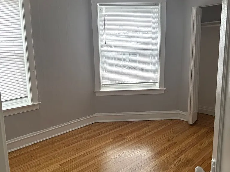 SPACIOUS 2 BEDROOM APARTMENTS AVAILABLE — Photo 29