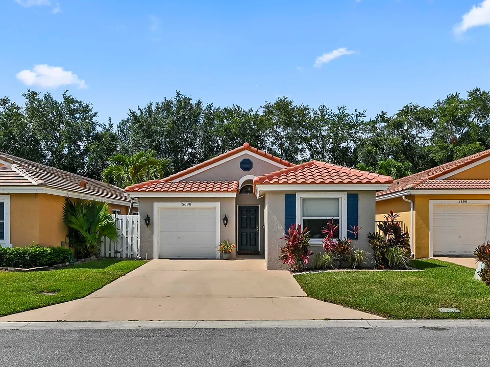 5690 Green Island Dr