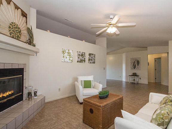 4th image of 4824 N Sheridan Ln