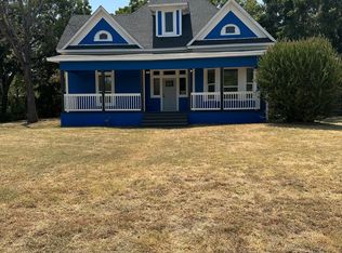 605 S Fordyce St, Blooming Grove, TX 76626