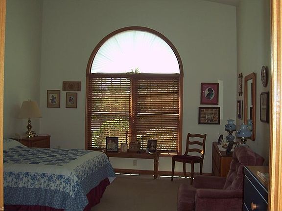2nd image of 49315 Eagle Dr