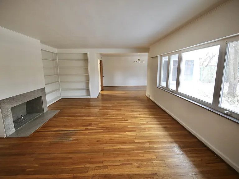 3191 E Broad St — Photo 29