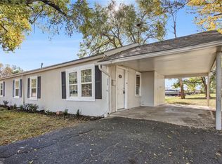 325/327 E Park St, Gardner, KS 66030