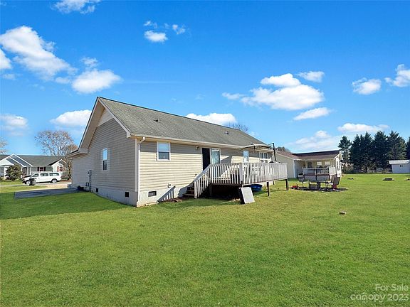 2nd image of 106 Hyde Ln
