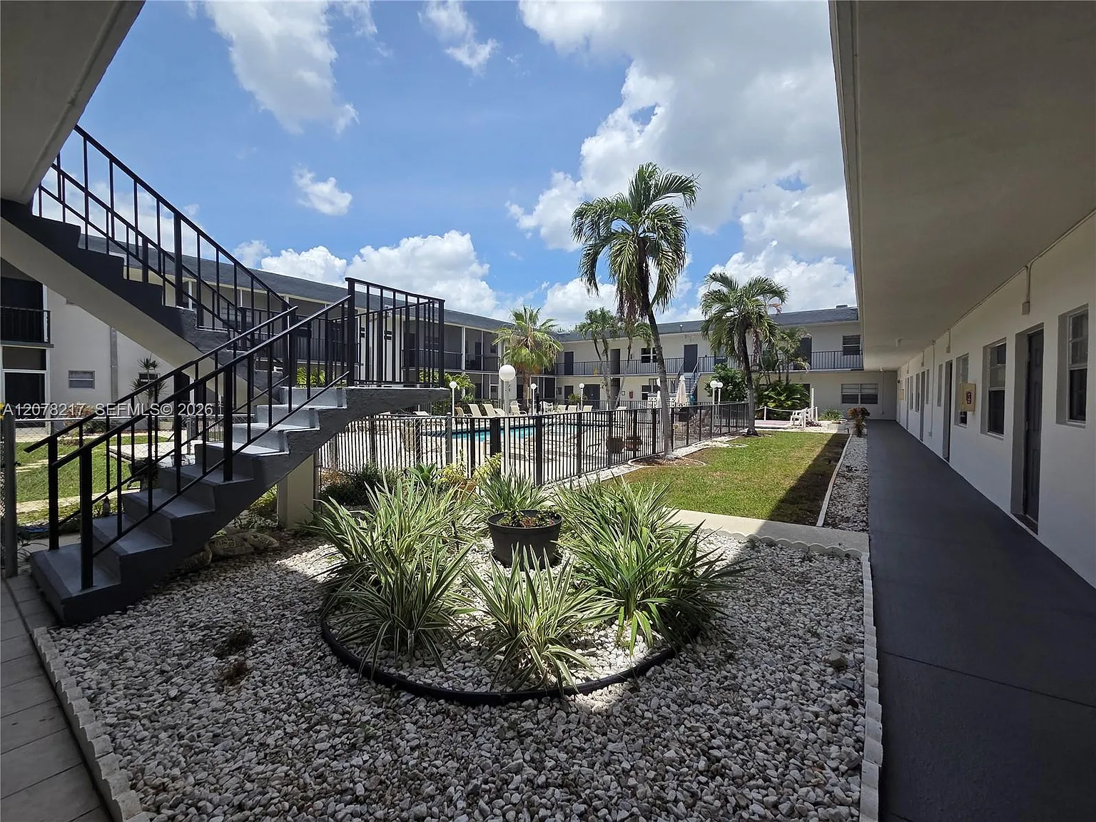 Star Paradise Condo — Photo 4
