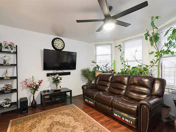 2nd image of 318 Armstrong Ave