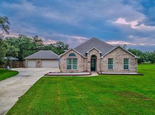 838 Lonestar Trl, Angleton, TX 77515