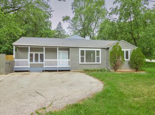 807 Annabelle St, McHenry, IL 60051
