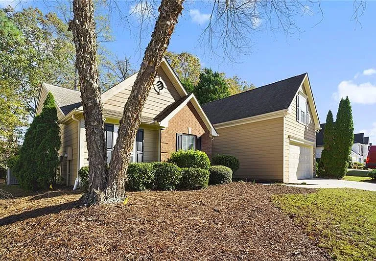 2630 Highland Pass — Photo 2