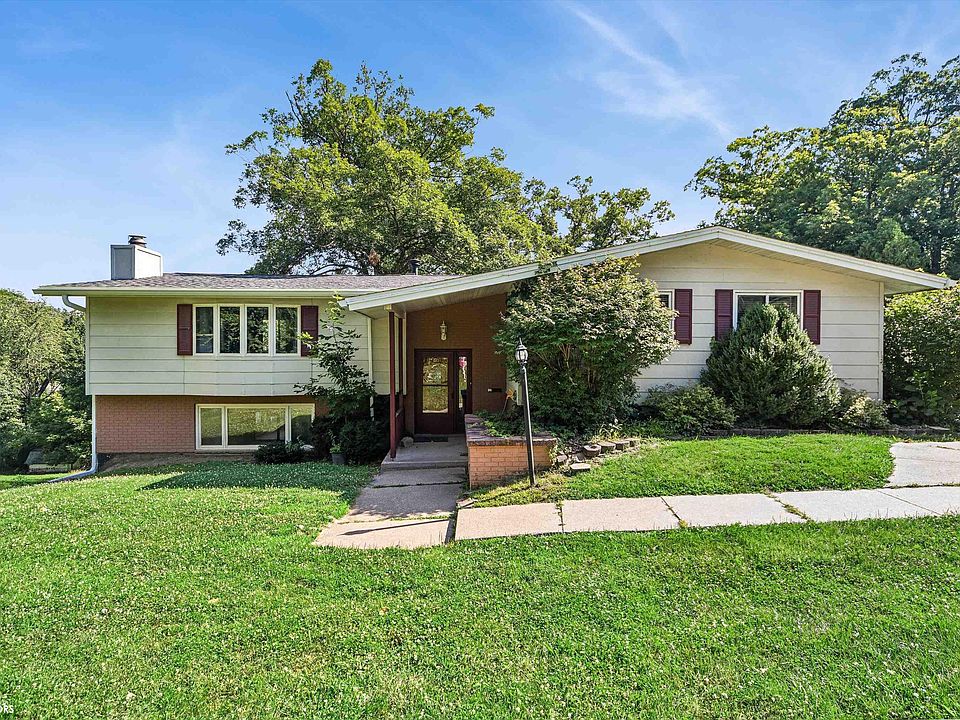 1st image of 37 Woodshire Dr