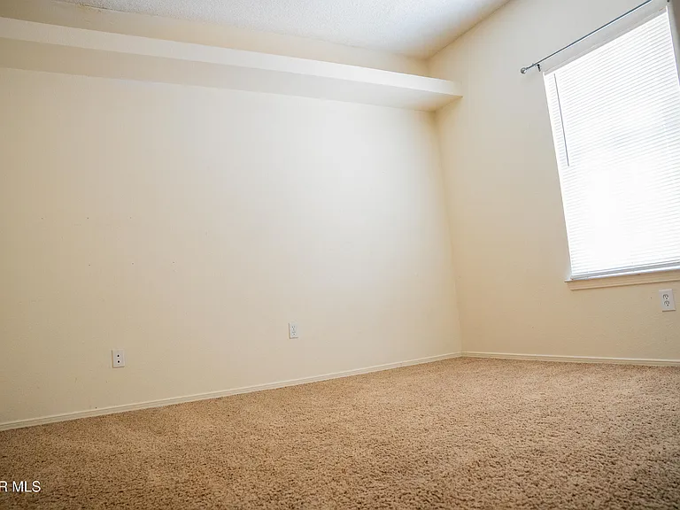 804 Bonnie Ct — Photo 36