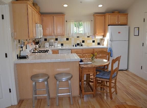 5th image of 226 Alta Ave